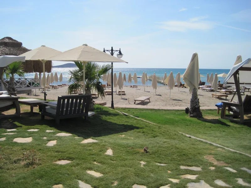 알라차티(Alaçatı) — 돌길과 에게 해 연안의 바람