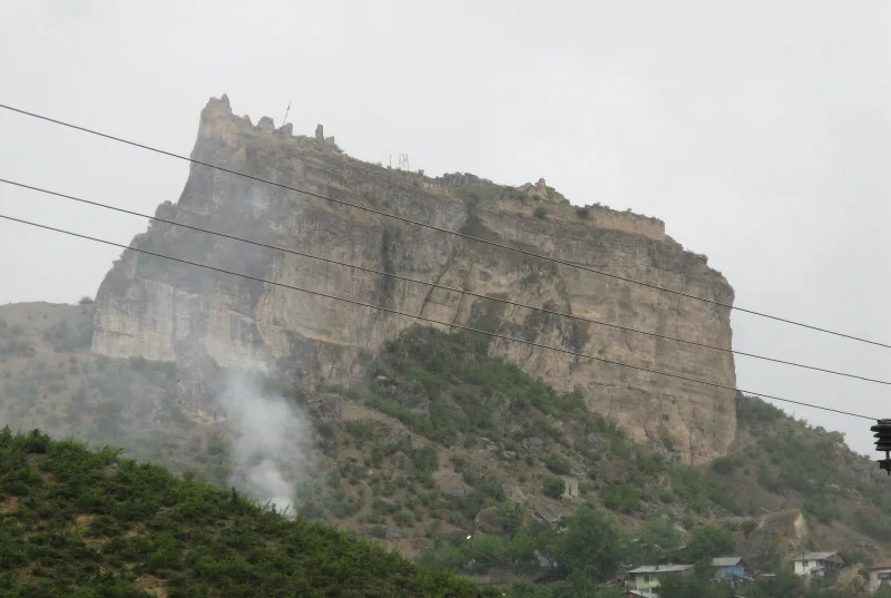 Ardanuç (Ardanuç Kalesi): Die Festung von Klarjeti in Artvin