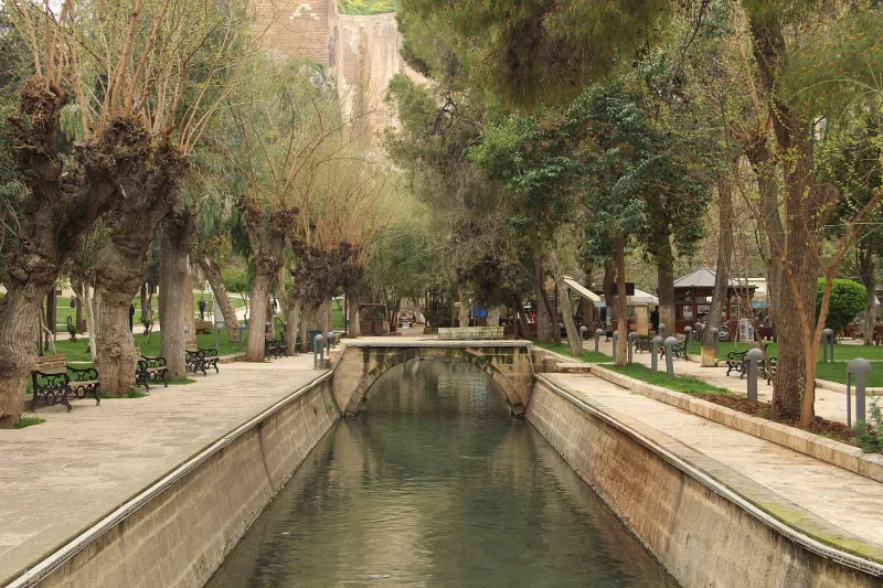 Balyklygöl in Şanlıurfa – der heilige Teich Abrahams