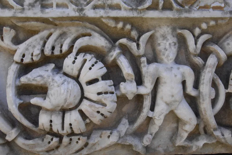 야소스(Iasos) — 굴뤼크 만의 카리아 항구와 분홍색 대리석