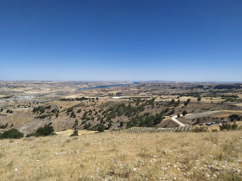 카흐타 — 네므루트 산과 코마게네로 향하는 관광 관문