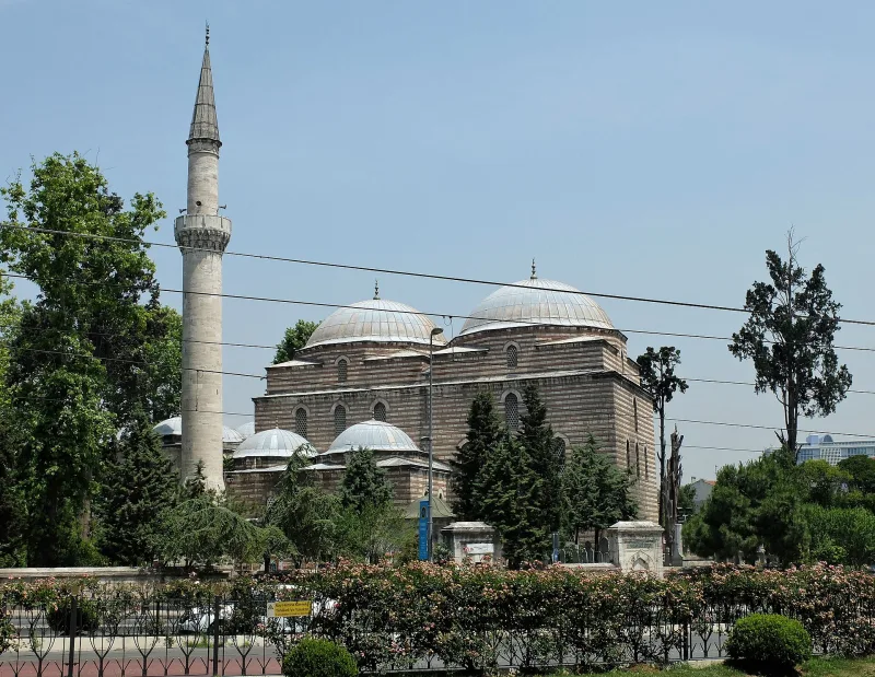 Die Murat-Pascha-Moschee in Istanbul – 15. Jahrhundert im Stadtteil Fatih