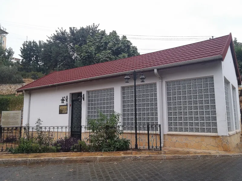 나를리쿠이우 박물관 — 실리프케의 모자이크 ‘세 명의 그레이스’