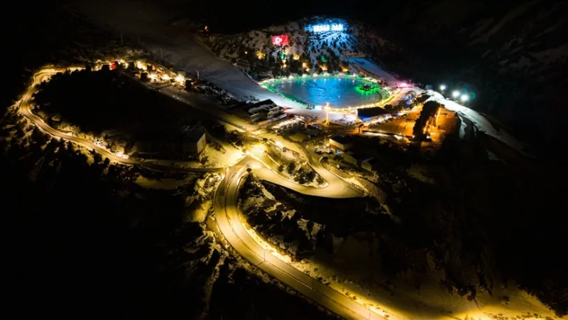 Das Ergan Mountain Ski Centre in Erzincan wurde speziell für den Ramadan beleuchtet
