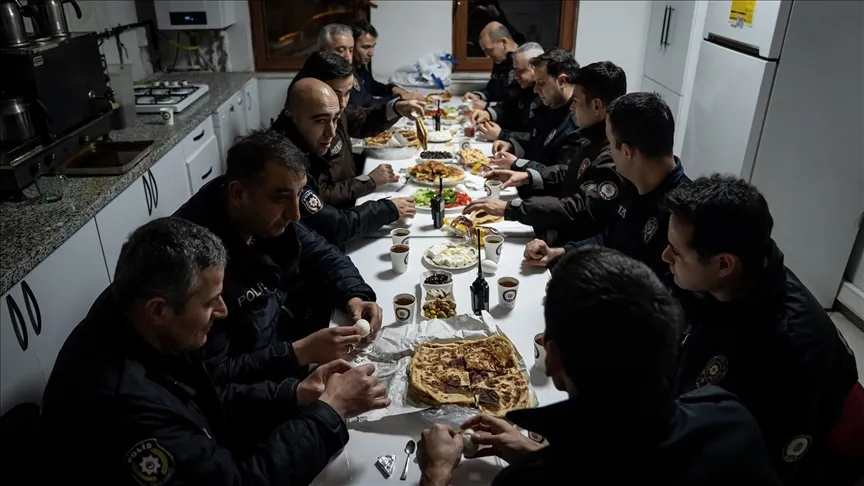 Des policiers d'Ankara ont eu leur premier sahur au travail