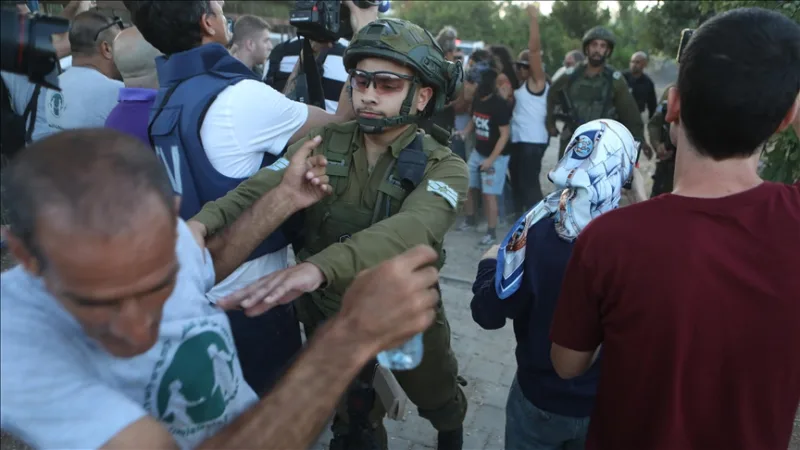 Soldados israelíes y colonos judíos llevaron a cabo ataques simultáneos en Cisjordania