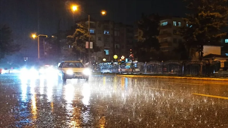 Şanlıurfában négy kerületben felfüggesztették az oktatást az esőzések miatt