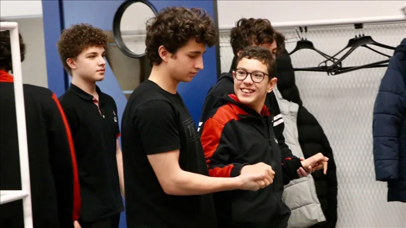 Cieľom študenta strednej školy TÜBİTAK s detskou mozgovou obrnou je stať sa vedcom