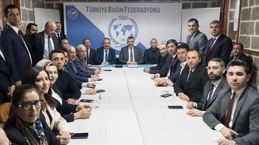 O Ministro do Interior Çiftçi reuniu-se com os jornalistas