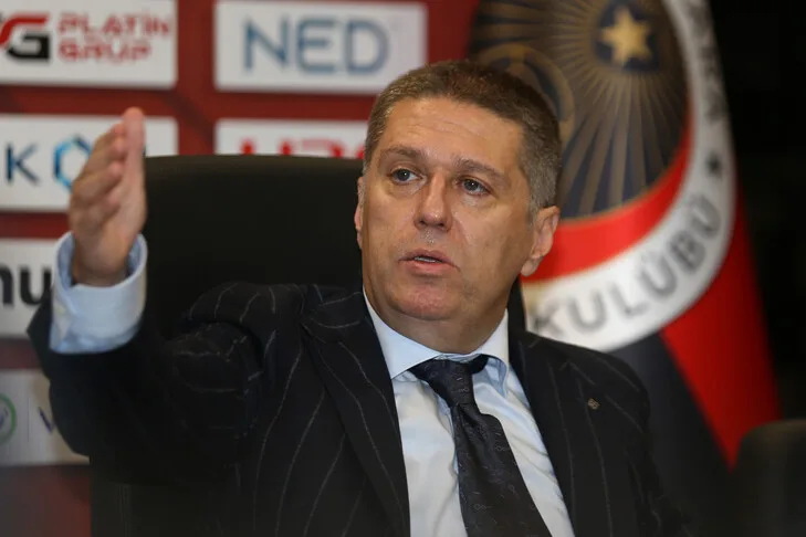 Le président du Gençlerbirliği, Çakmak, rappelle qu'« on a le même arbitre toutes les deux semaines »