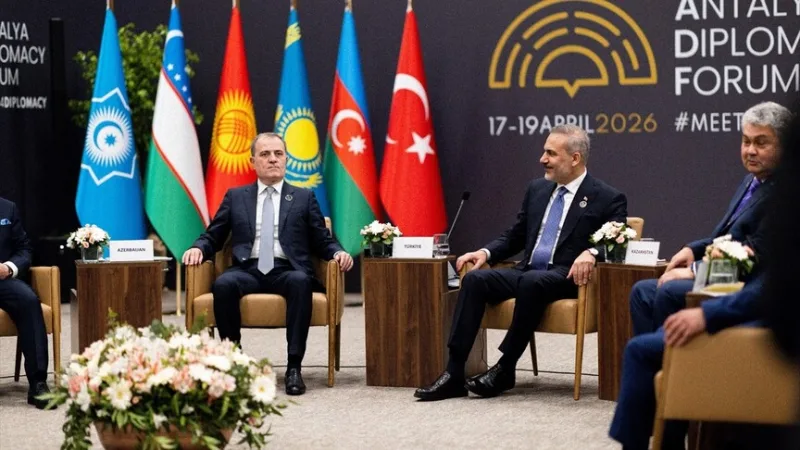 Фидан выступил в качестве принимающей стороны на неофициальном заседании Совета министров иностранных дел ТДТ в рамках АДФ