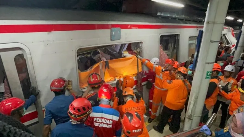 W wypadku kolejowym w Indonezji zginęły 4 osoby, a 38 zostało rannych